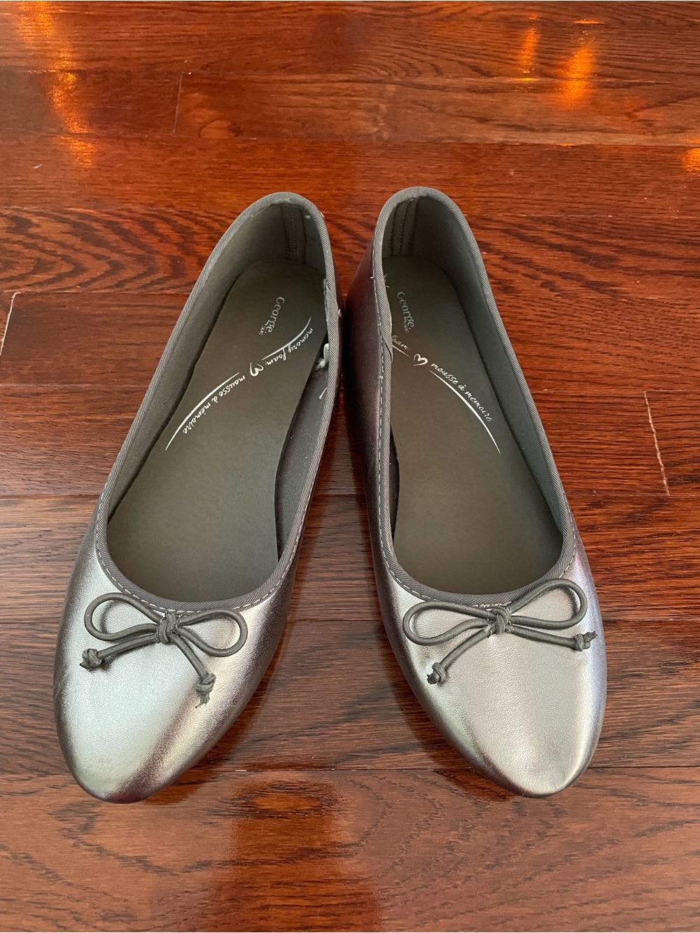 Silver Metallic Women’s Ballet Flat Shoes (size 8)
